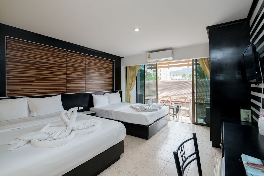 Deluxe Quadruple Room