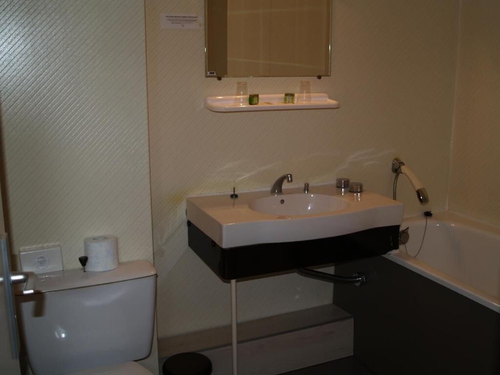 Standard Triple Room photo 2