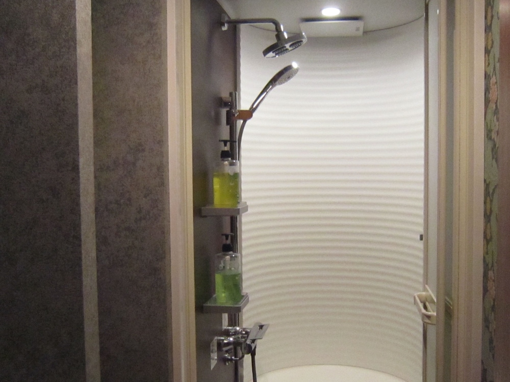 Deluxe Room, Non Smoking - Photo 9