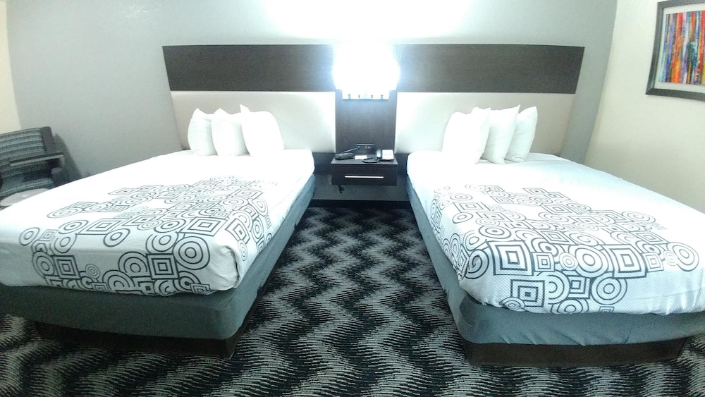 Standard Room, 2 Double Beds, Non Smoking, Refrigerator & Microwave (1st Floor) - Photo 2