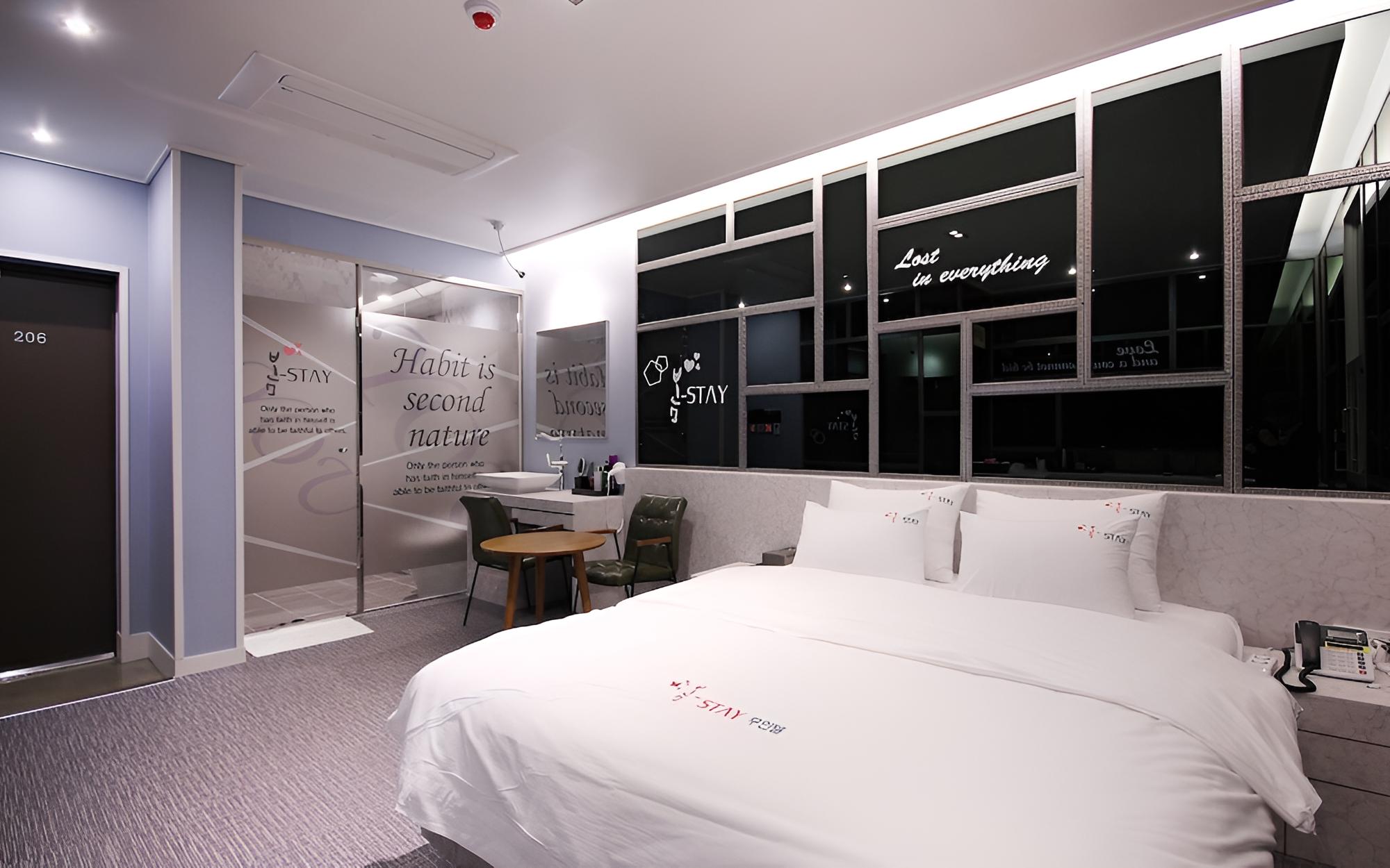 Room (Standard (1 vehicle per room)) - Photo 1