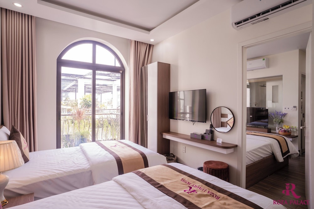 Deluxe Twin Room photo 3