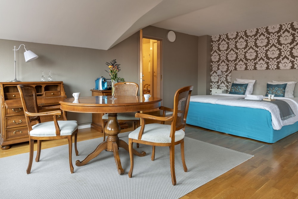 Deluxe Double Room, Jetted Tub
