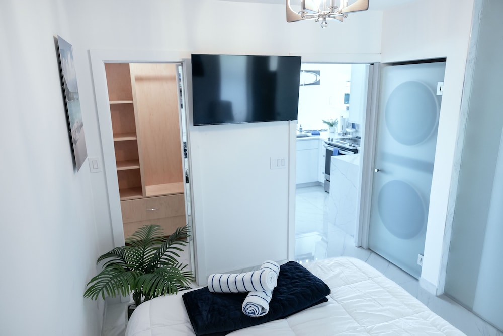 Luxury Room, 1 Queen Bed photo 3