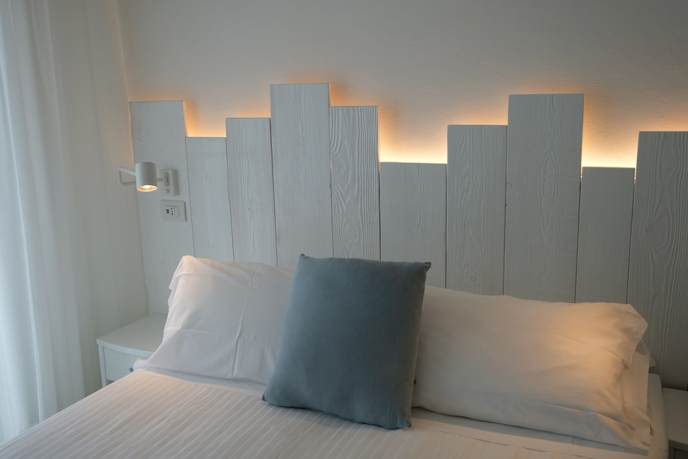 Classic Double Room - Photo 7