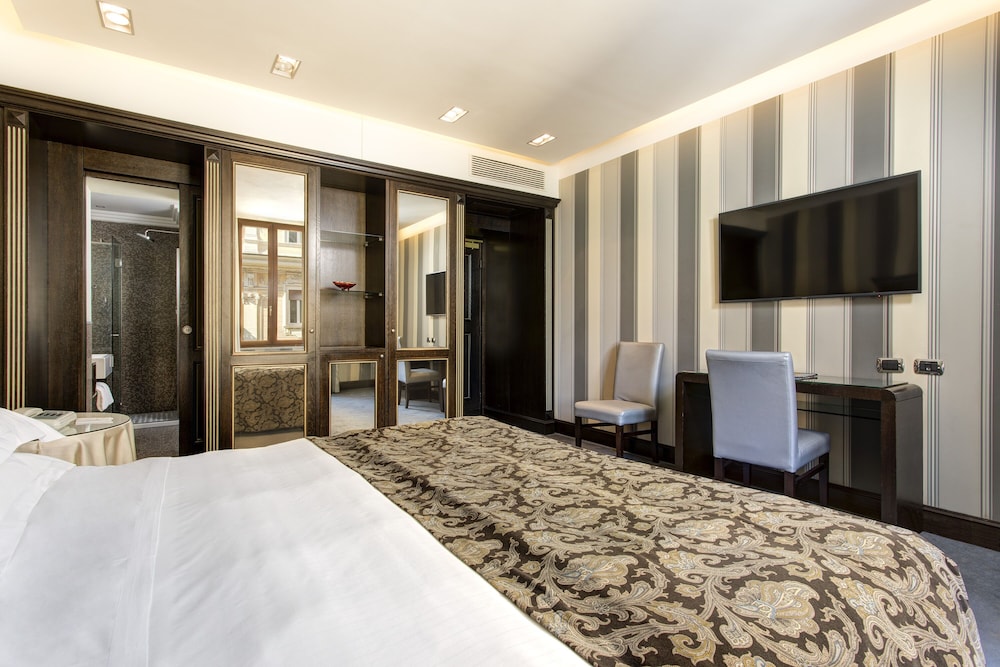 Deluxe Double or Twin Room, 1 King Bed