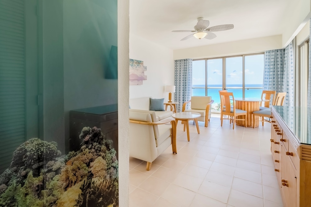 Suite, Ocean View (master)