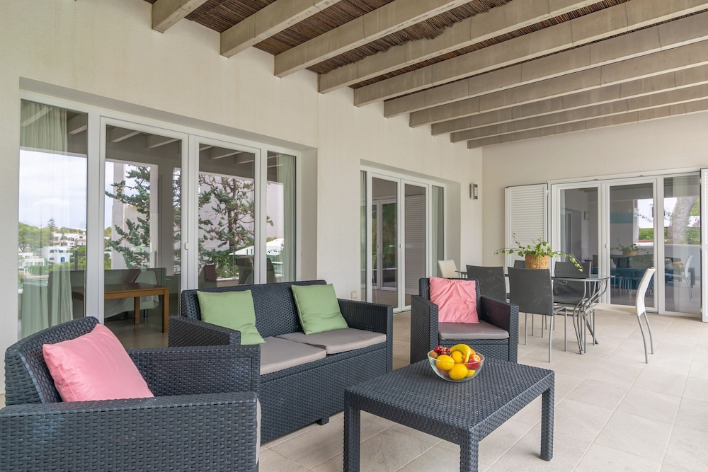 Villa photo 3