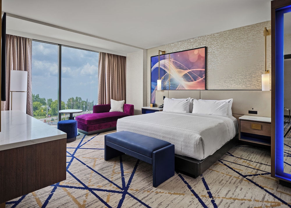 Superior Suite, 1 King Bed, Corner photo 1