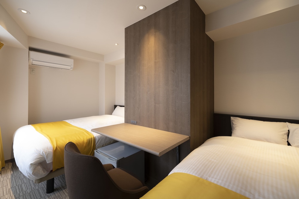 Superior Twin Room (Check in by 10 pm) photo 2