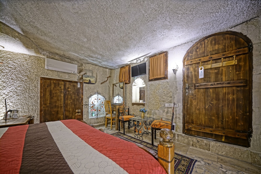 Economy Room (Cave) photo 2