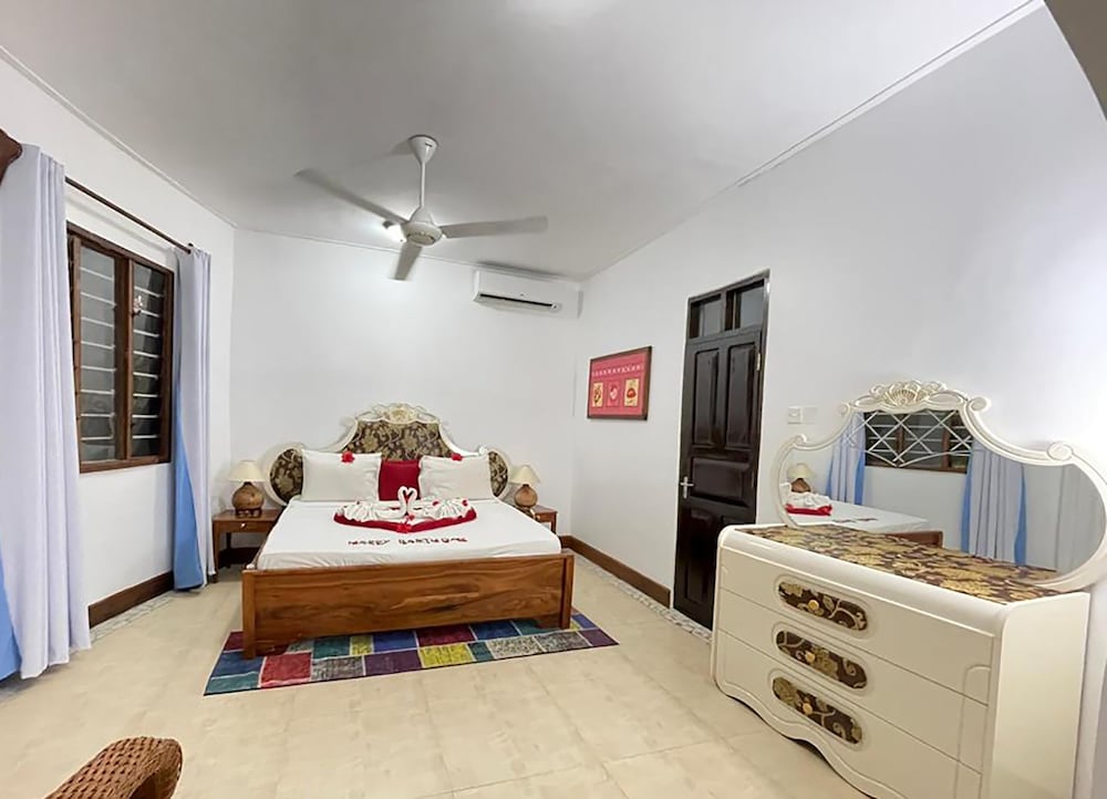 Basic Bungalow, Garden View photo 2