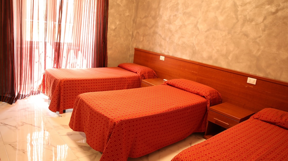 Family Room, Multiple Beds, Shared Bathroom