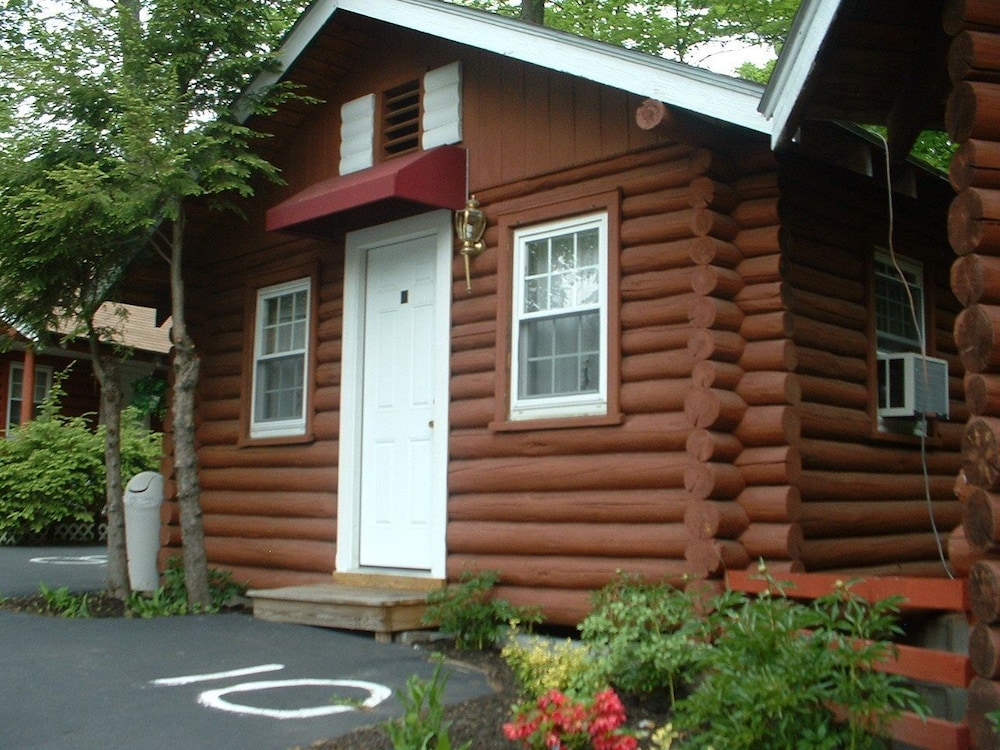 Log Cabin On The Brook With Two Beds photo 2