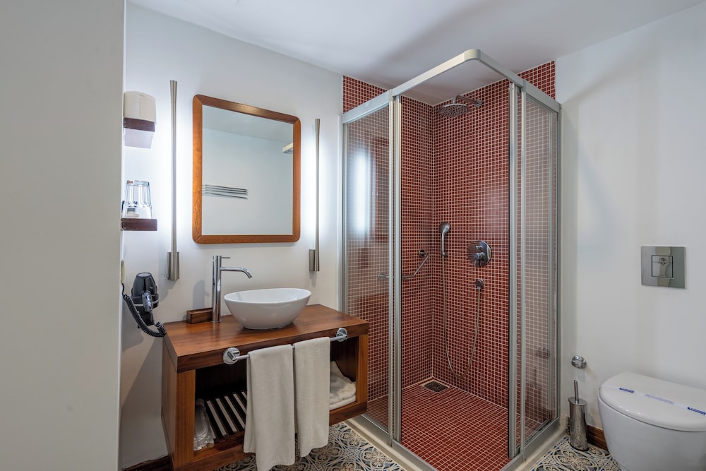 Deluxe Room, 1 Double Bed, Non Smoking, Sea View - Photo 21