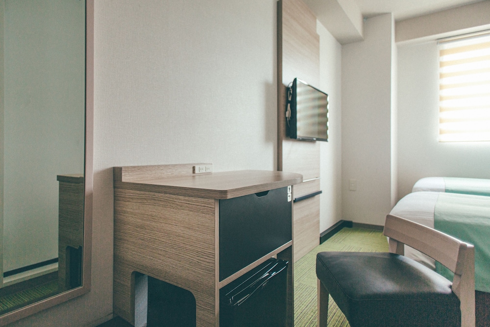 Economy Twin Room, Non Smoking - Photo 7