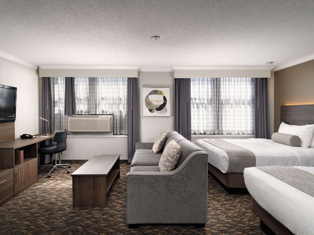 Suite, 2 Double Beds, Non Smoking, Kitchen (with Sofabed, Full Kitchen) - Photo 1