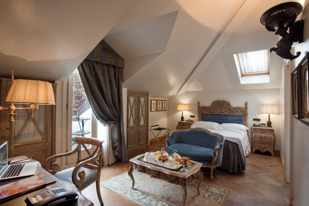 Deluxe Room - Photo 7