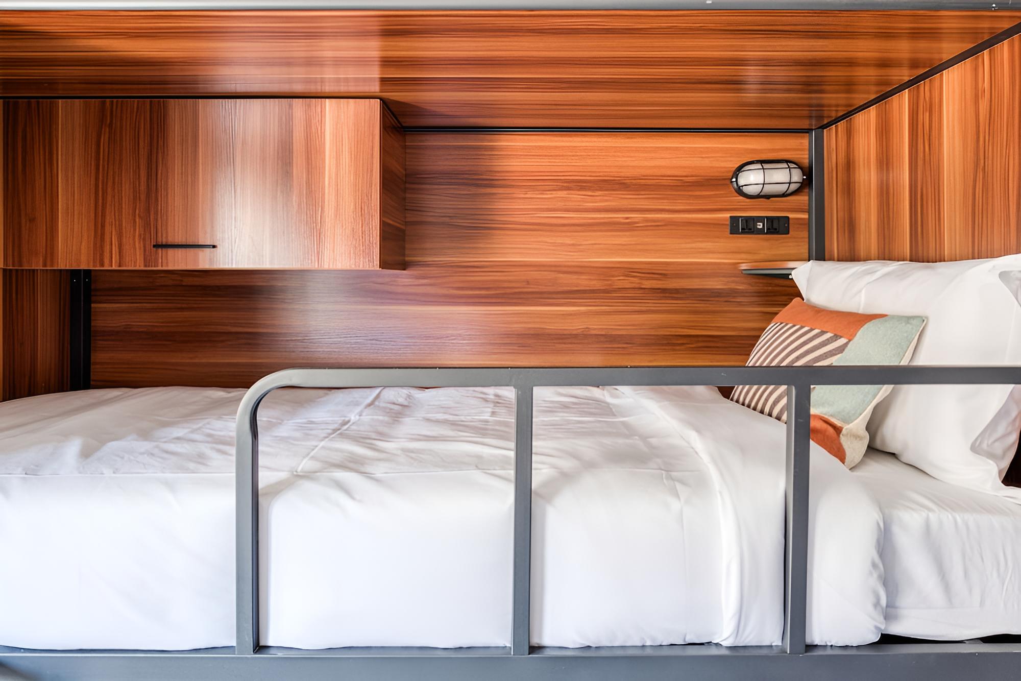 Bed in 4-Bed Mixed Dormitory Room photo 2