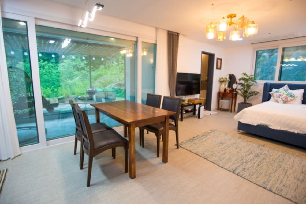 Double Room (Randomly Assigned) photo 1