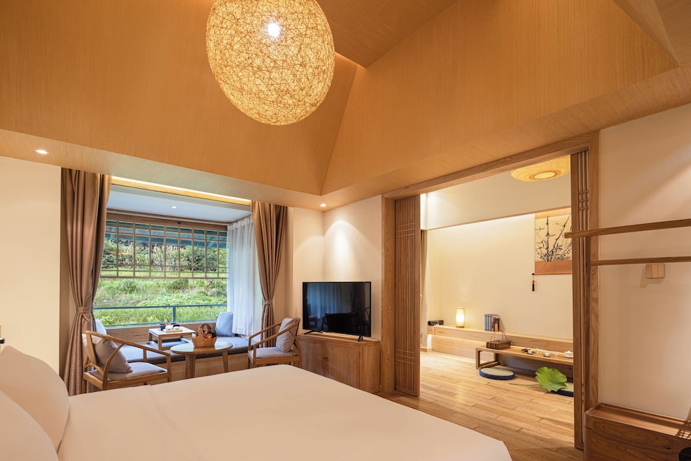 Exclusive Double Room, Balcony, Mountain View photo 2