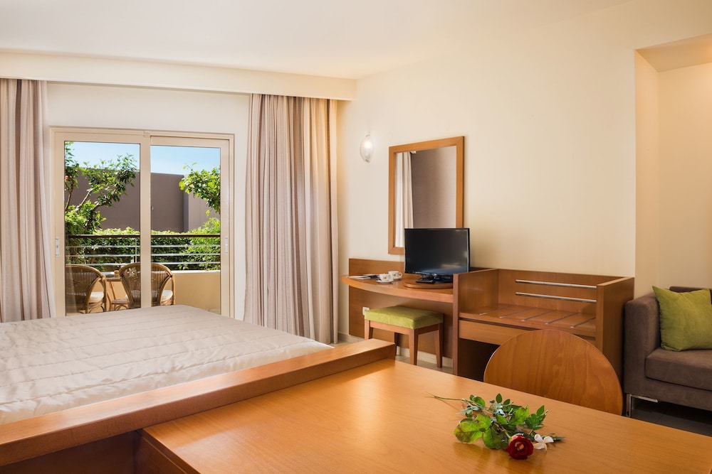 Inland View Suite - Photo 1
