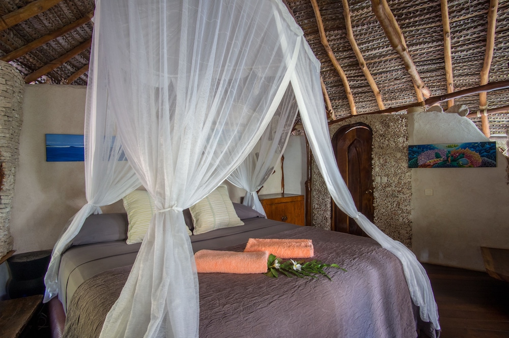 All Inclusive Private Bungalow 'Kahaia' with Ensuite