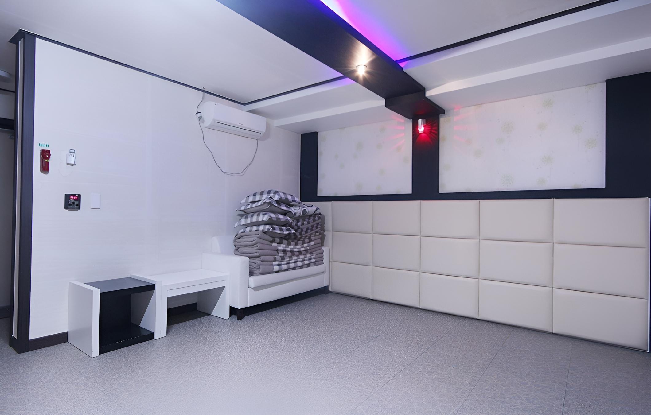 Room (Korean Style Room (Netflix Rooftop Co) photo 3