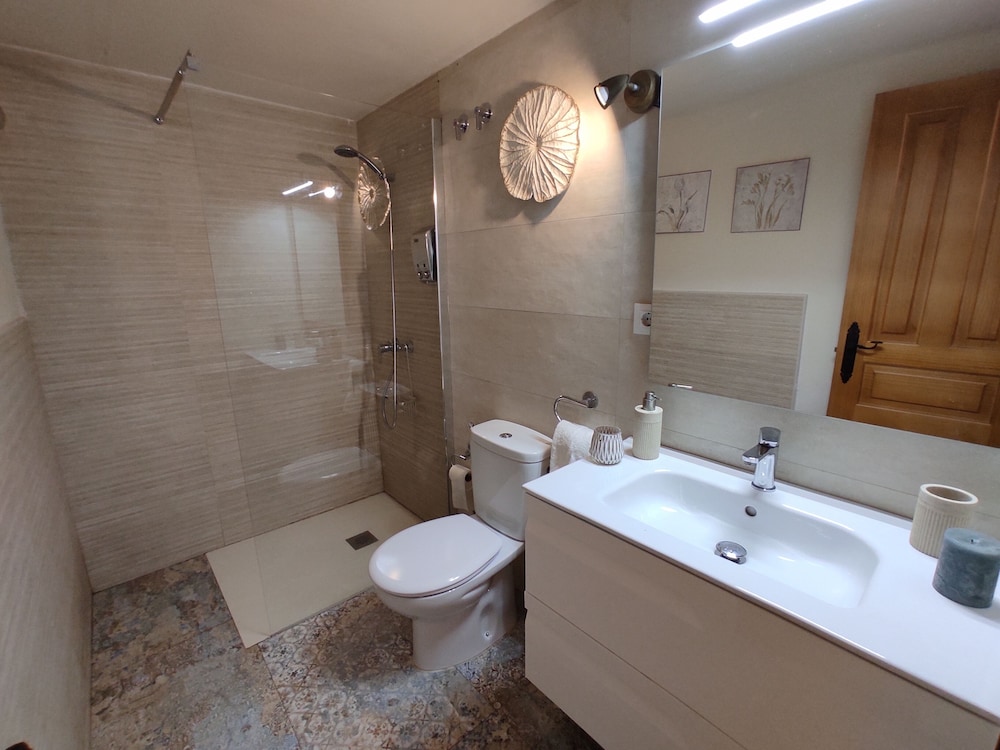 Standard Triple Room (Orión) photo 2