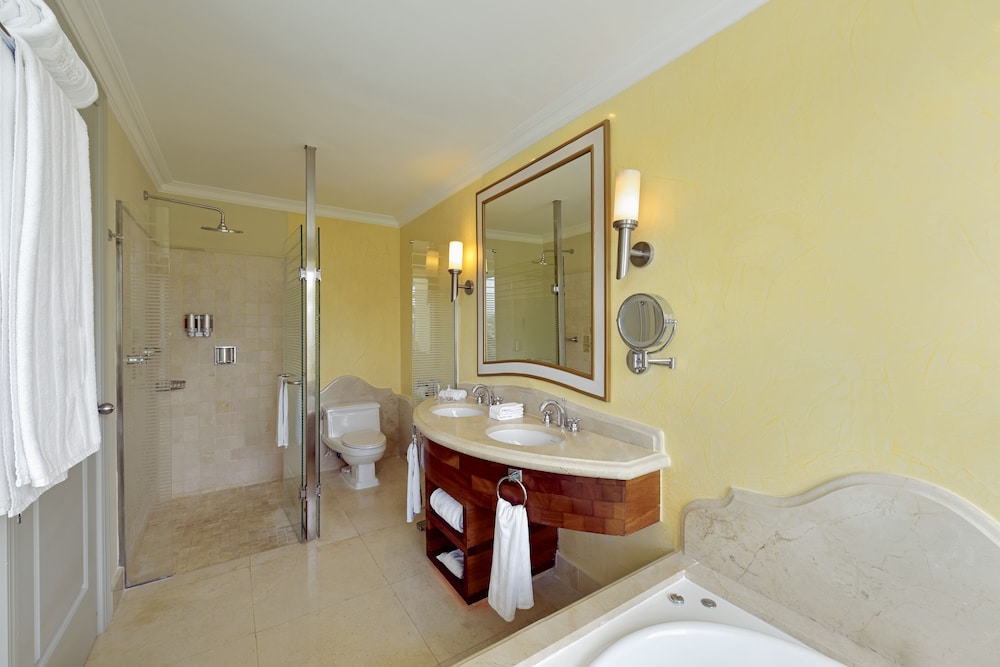 Suite (Upper Floor) photo 2