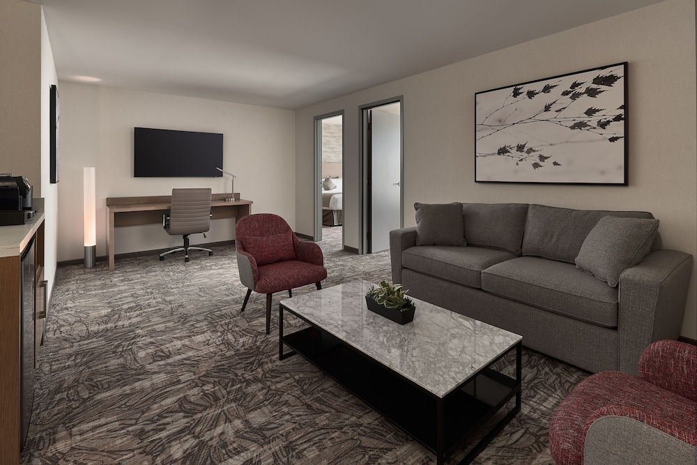 Racetrack Two Bedroom Suite King, Queen