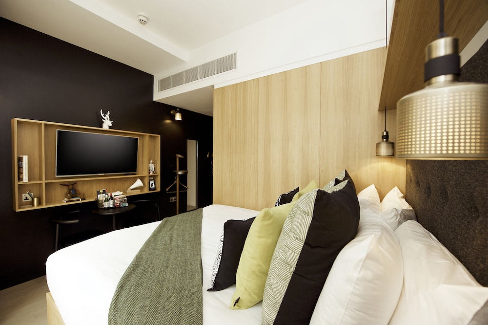 Wilde Double Room thumbnail 6