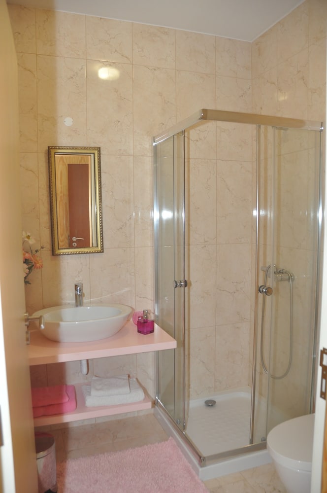 Room-paradise is Real at Vale Martinho S, Foto 8