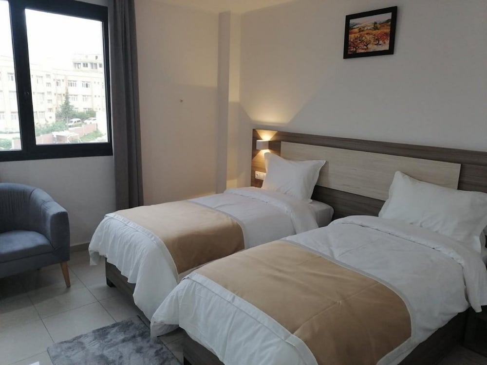 Standard Twin Room - Photo 1