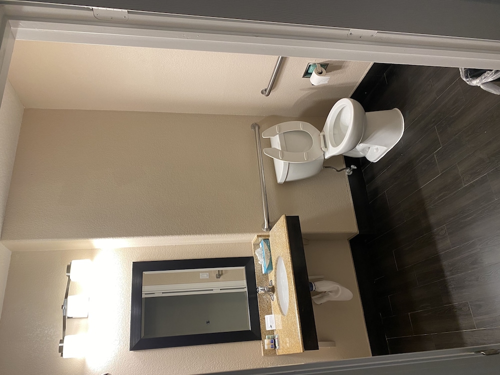 Standard Room, 2 Queen Beds, Accessible, Balcony - Photo 8