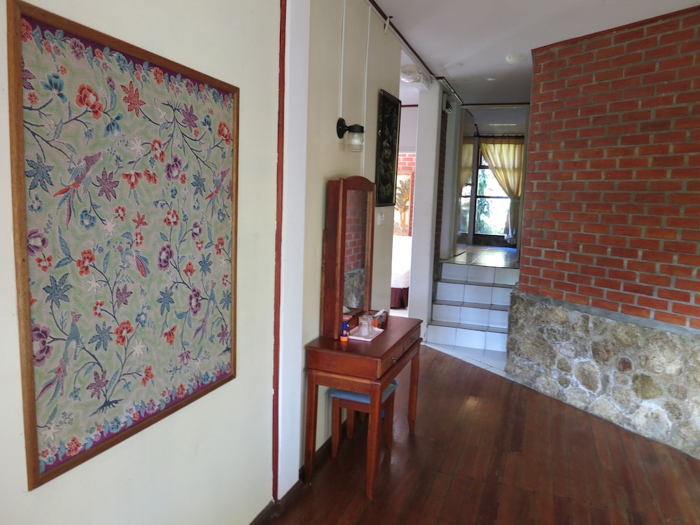 Family Room, 2 Bedrooms, Mountain View photo 1