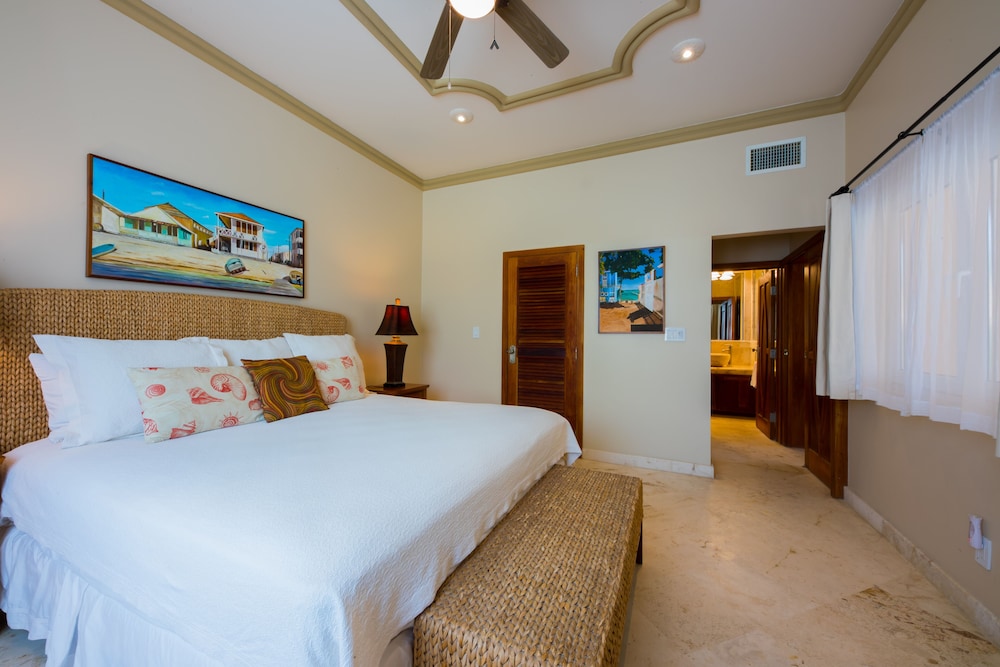 Brushstrokes Villa photo 3