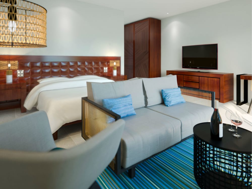 Room, 1 King Bed, Oceanfront photo 1