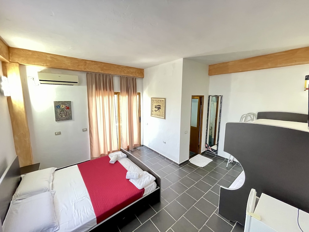 Standard Double Room photo 2