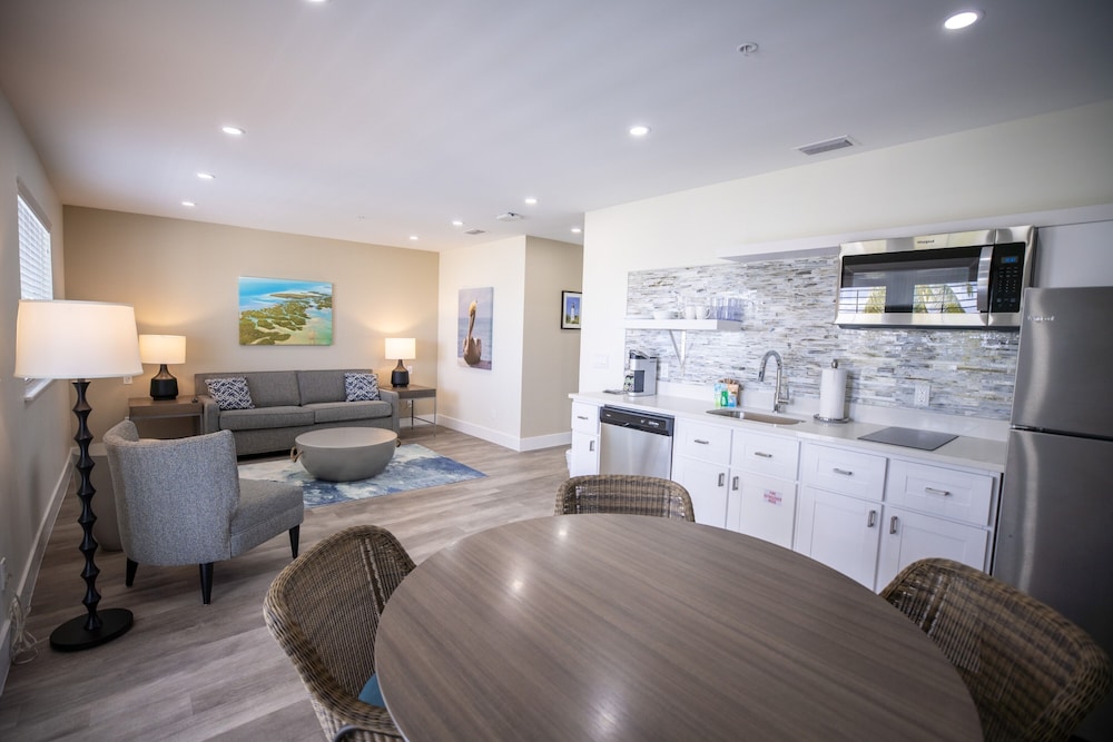Standard Suite, Multiple Beds, Balcony