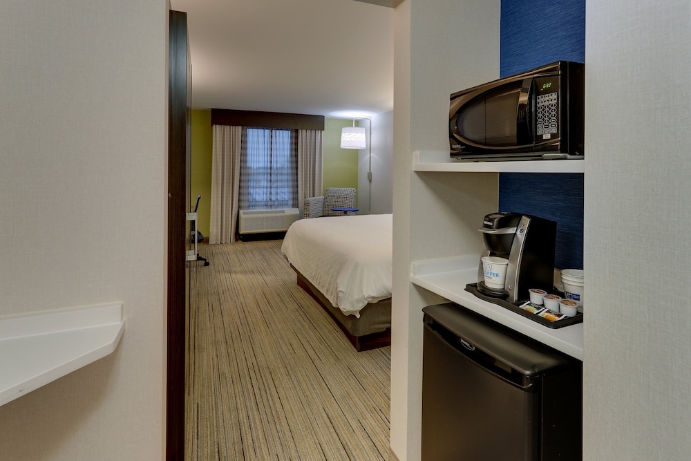 Standard Room, 1 King Bed - Photo 10