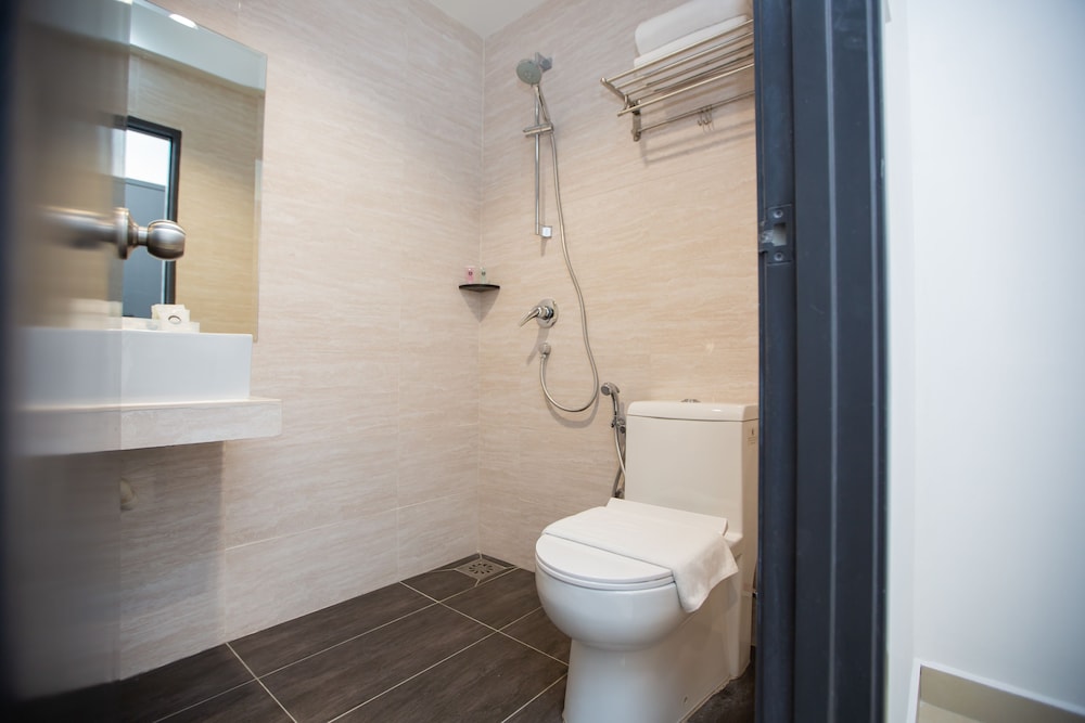 Standard Room, No Windows - Photo 6