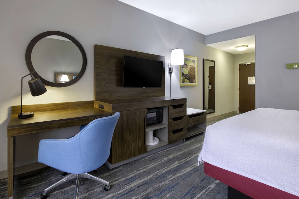 Room, 1 King Bed, Accessible - Photo 3