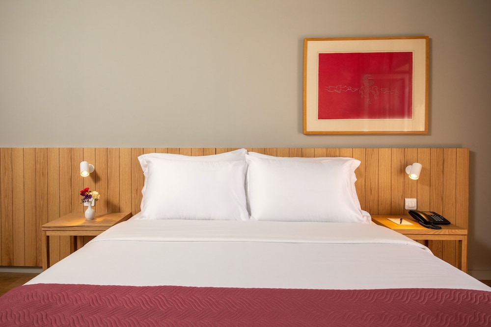 Room - Photo 2