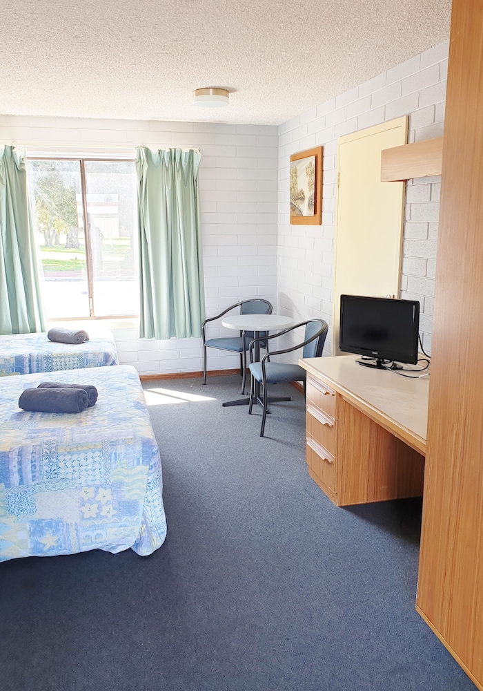Standard Suite, 1 Bedroom, Non Smoking photo 2