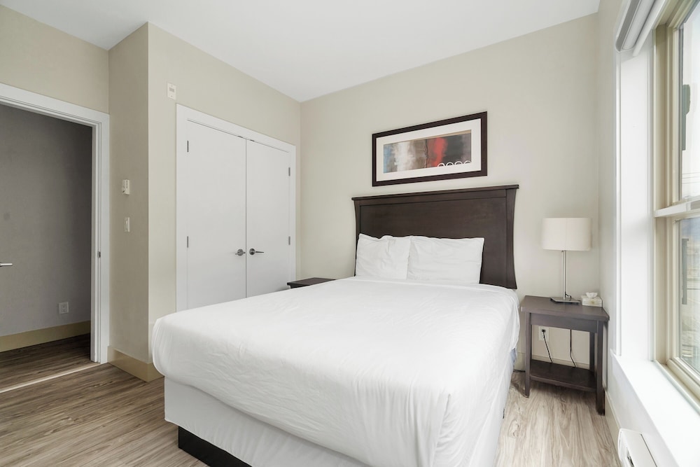 Classic Apartment, Lake View photo 1