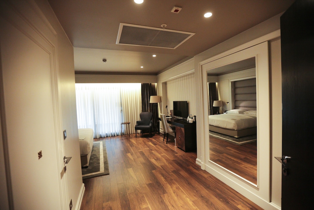 Room, 1 King Bed, Accessible (Guest)