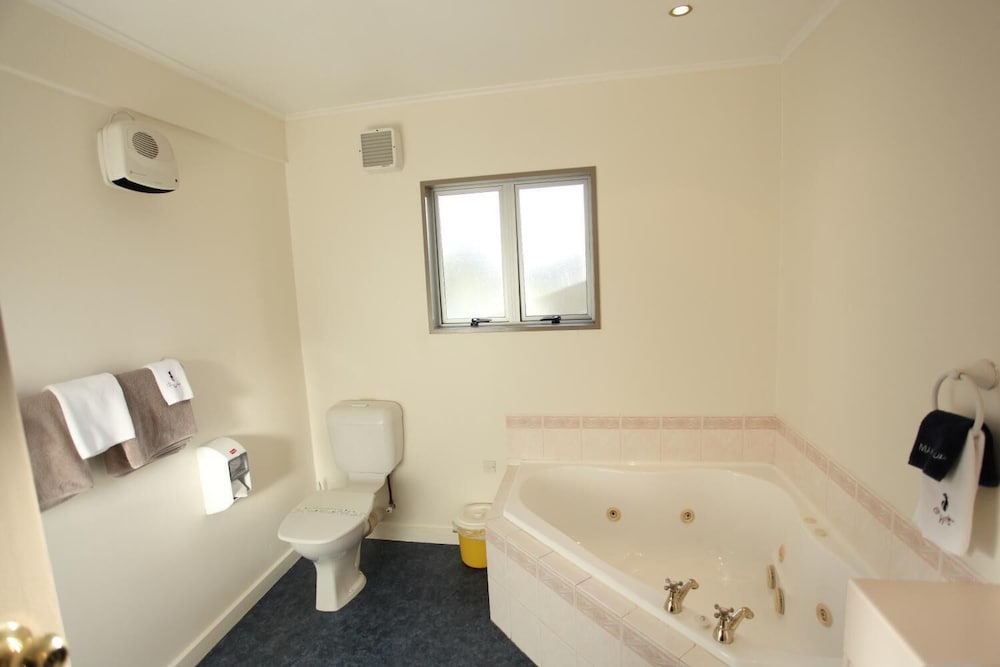Standard Suite, 2 Bedrooms, Kitchen (unit) photo 1