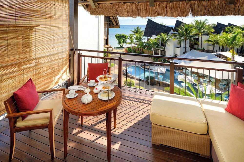Luxury Lagoona Suite with Partial Seaview photo 3