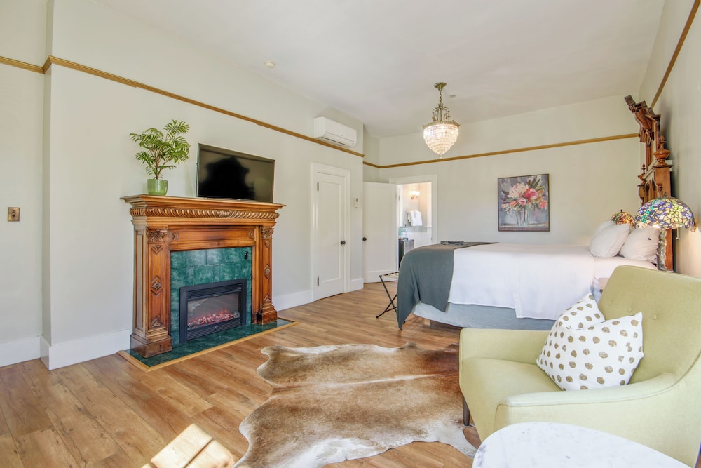 Count Bonzi Suite - Photo 3